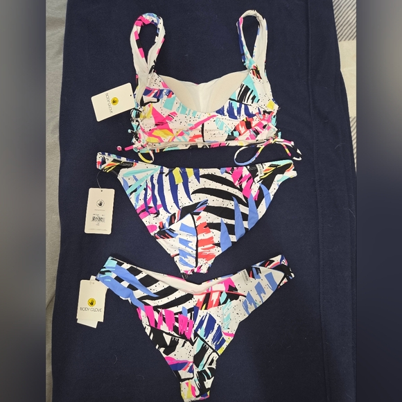 Body Glove Groovy 80s Style Bikini Set Large - Picture 2 of 3